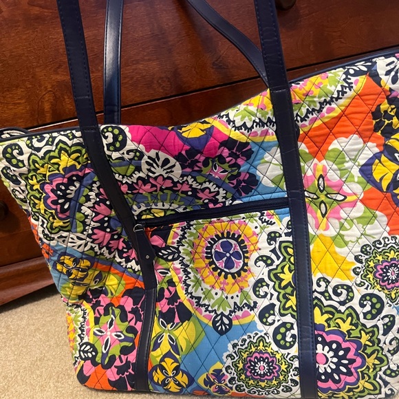 Vera Bradley tote set. - Picture 3 of 5